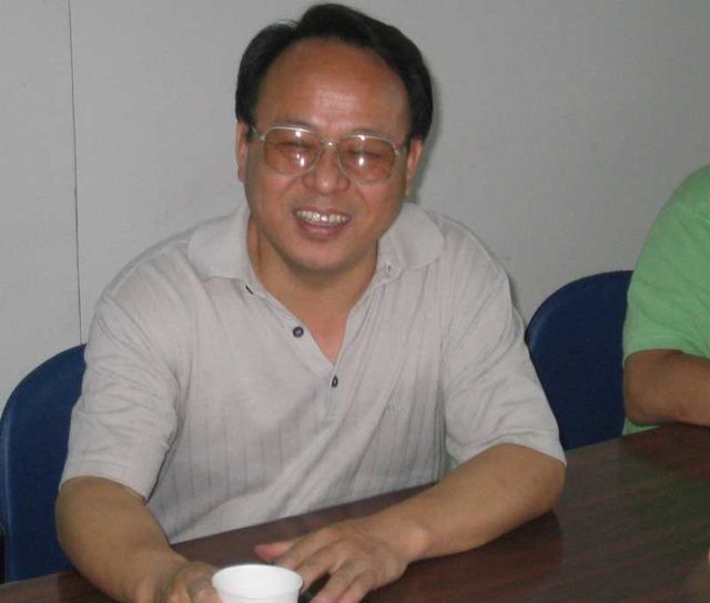 中共溫州市委組織部副部長余薛民對我公司的人才方面的建設工作頗為滿意